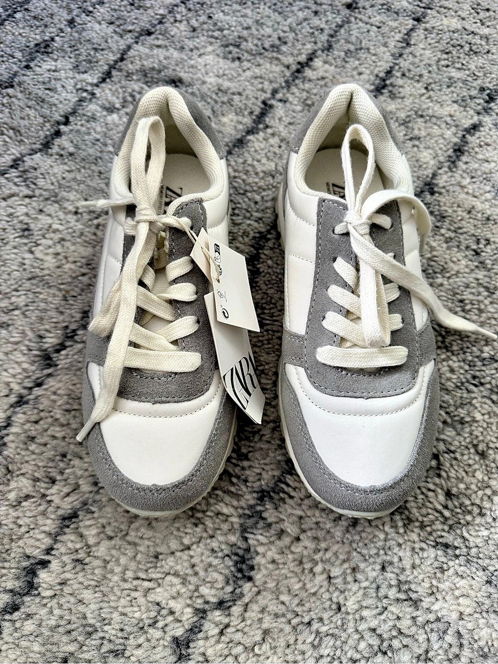 Zara Kids White & Gray Sneakers US 1/EU 32 NWT